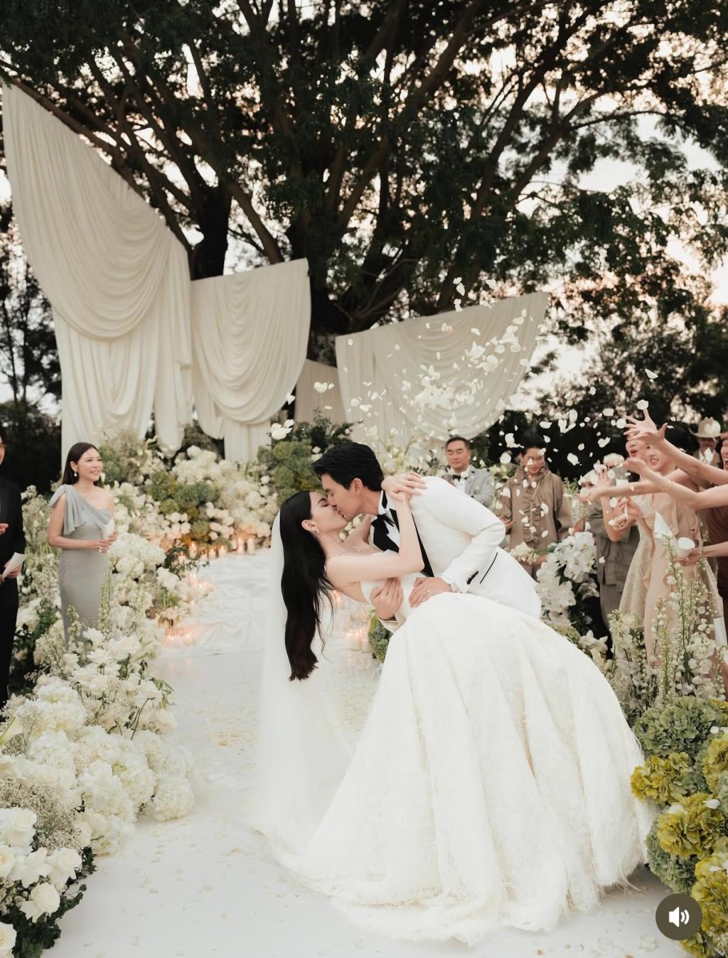 Mai今日公開多張與Ter的婚照,宣布已為人妻。 Mai今日公開多張與Ter的婚照,宣布已為人妻。