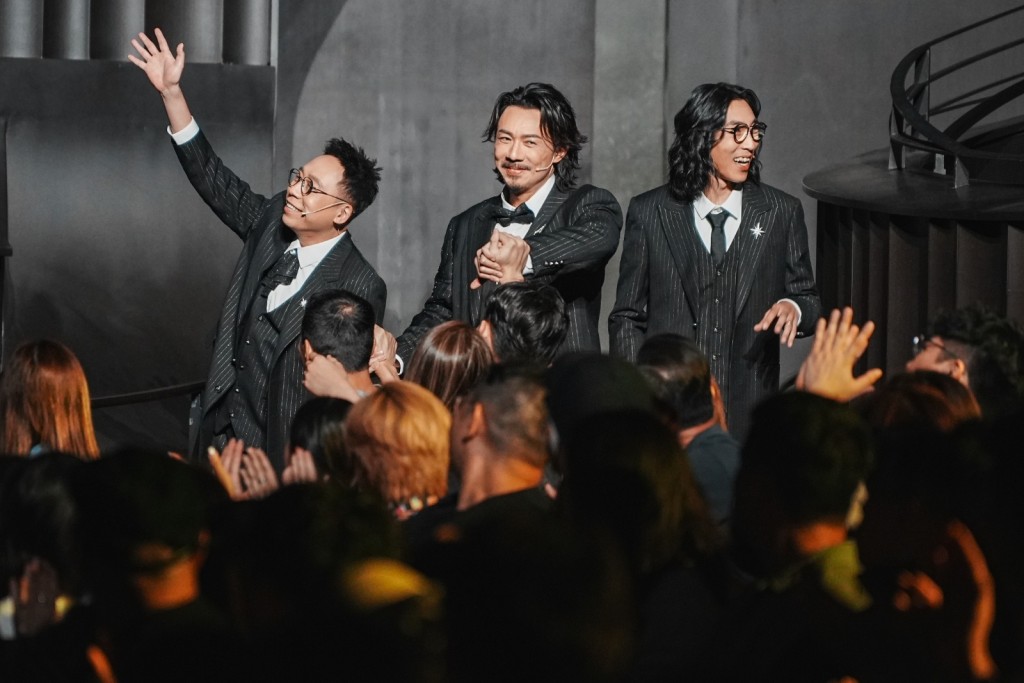 《人夫集團》頭場昨日(10日)於西九文化區戲曲中心公演。 《人夫集團》頭場昨日(10日)於西九文化區戲曲中心公演。