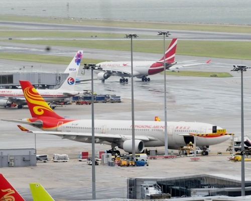 港航客機起飛滑行被迫停。資料圖片