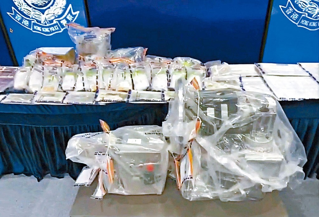 警方檢獲毒品及製毒機器。