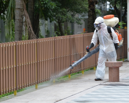 黃大仙區議員丁志威表示,早在夏季已要求做好防蚊及滅蚊工作,惟當局待有確診個案後才滅蚊,批評當局「後知後覺」。 資料圖片