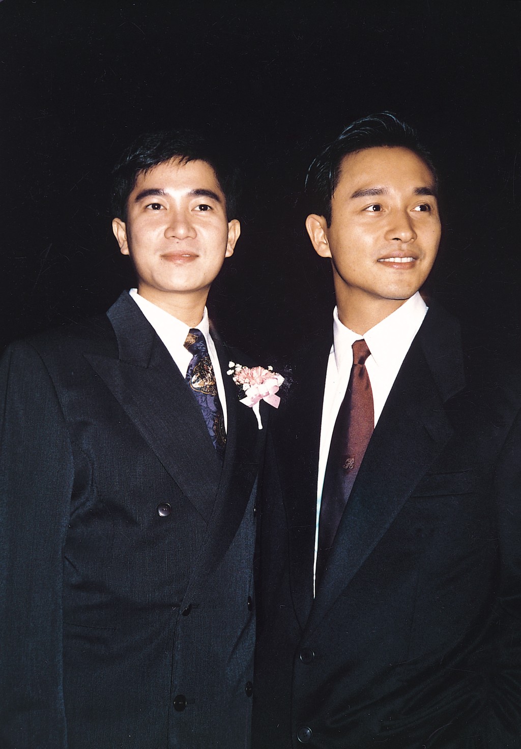 陳百強（左）於1993年逝世，終年35歲。