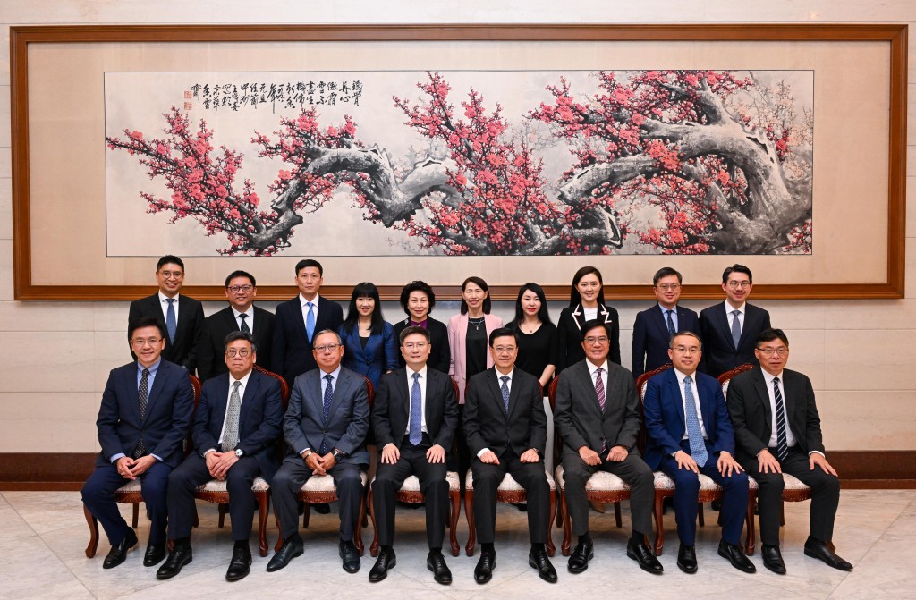 去年訪東盟期間，李家超出席中國駐印尼大使館臨時代辦周侃公使所設的午宴。