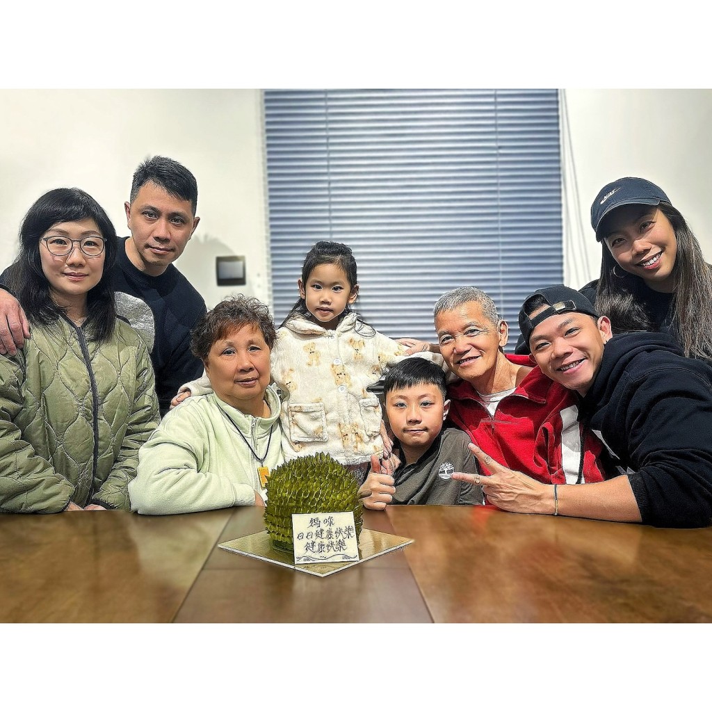 今年2月，林子善與家人為媽媽慶祝生日。