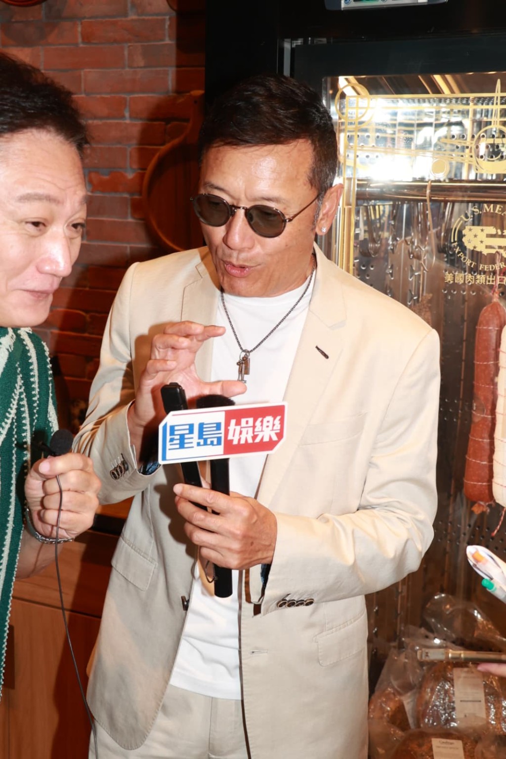 苗僑偉介紹該劇集以香港奇案為題材，部份單元的劇節十分血腥。