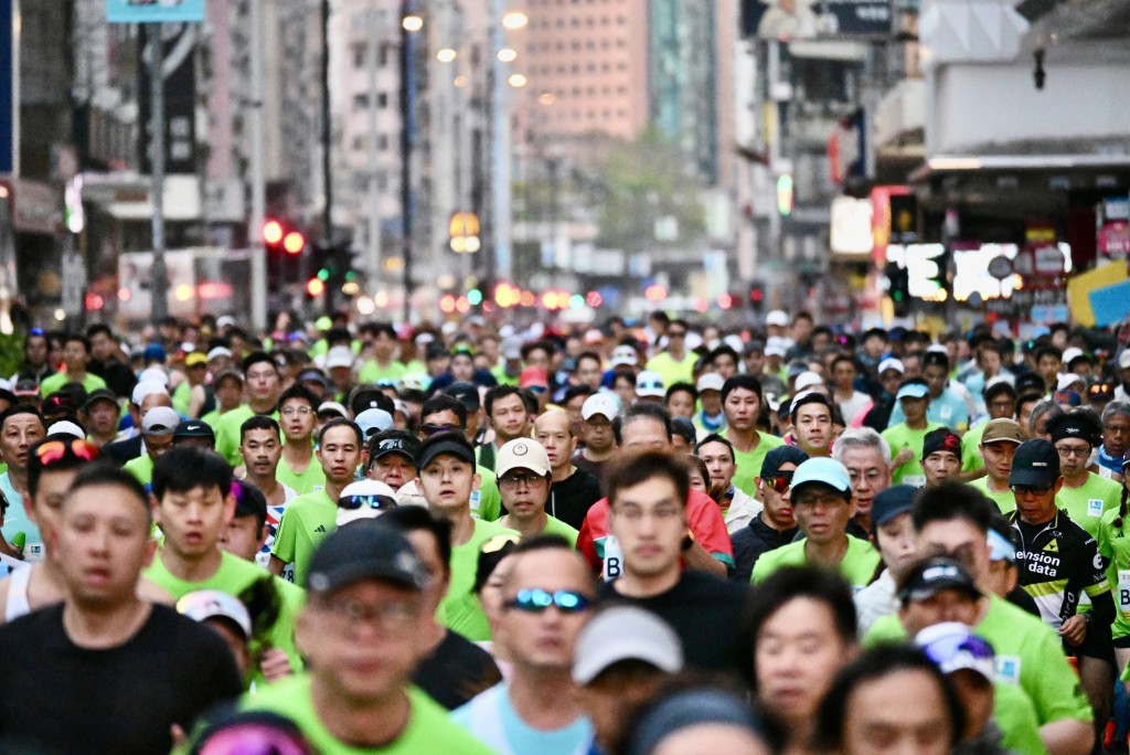 圖為2025年渣打馬拉松開跑情況。資料圖片