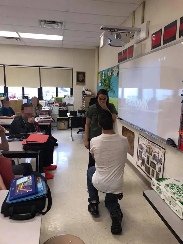 美国新泽西有前大学教师涉与未成年男生多次发生性行为被捕。Facebook