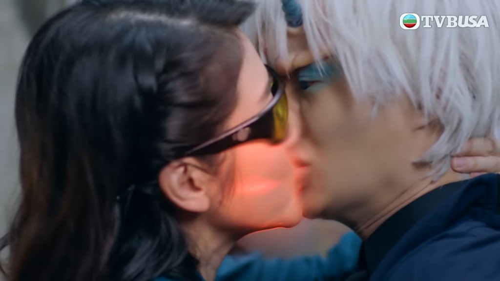 在2020年的《降魔的2.0》與胡鴻鈞有吻戲。