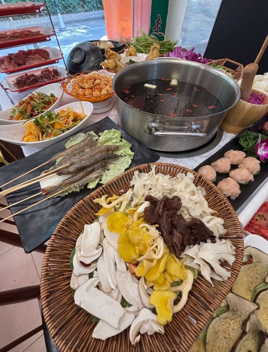菌味香野生菌火鍋 每日空運新鮮雲南野生菇菌。(圖片來源:kaka的小失落櫻桃) 菌味香野生菌火鍋 每日空運新鮮雲南野生菇菌。(圖片來源:kaka的小失落櫻桃)