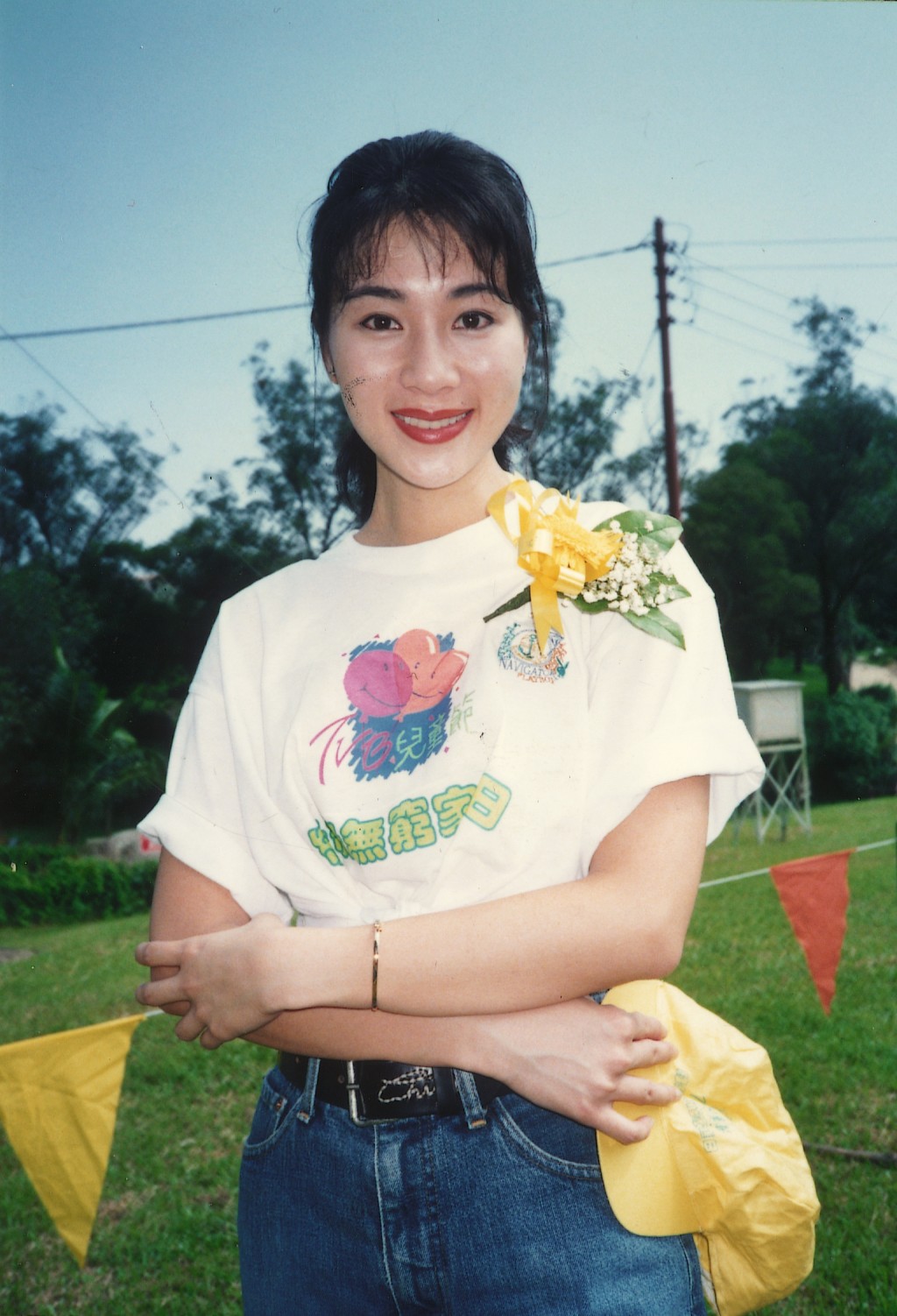 张可颐落选后签约TVB，曾参与不少剧集演出。