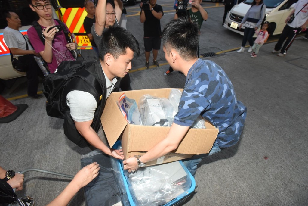 警方新蒲崗破收數集團拘9人