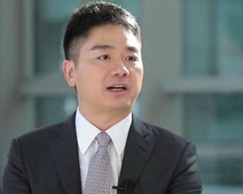 刘强东去年8月在美国涉嫌「性侵」女大学生事件之后，活动频率大减。 网上图片