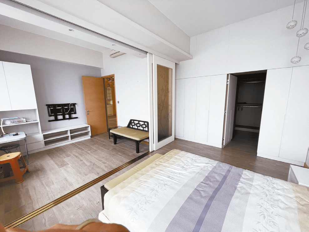 圖中睡房分兩邊設計，擁充裕的活動空間。