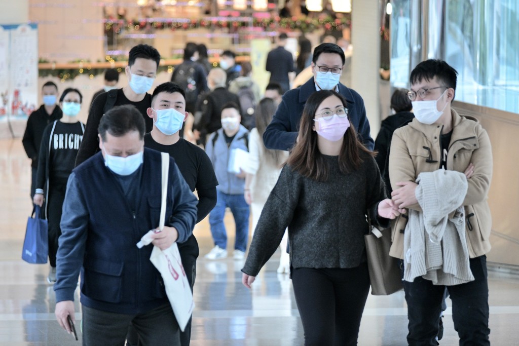 政府有目標、有誘因地推廣疫苗接種計劃，令市民生活復常、經濟復常，香港才會展現生機。資料圖片