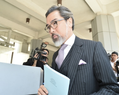 蔡維邦辭去大律師公會職務。
