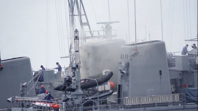 日本海上自衛隊掃雷艦「宇島號」發生火警。福崗海上保安部