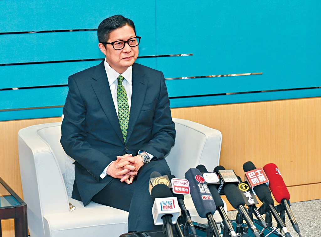 鄧炳強表示，跨部門反黑工專責組將關注網約車及外賣平台的黑工問題。