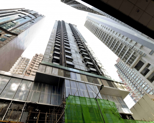 维峰‧浚汇呎租76元。