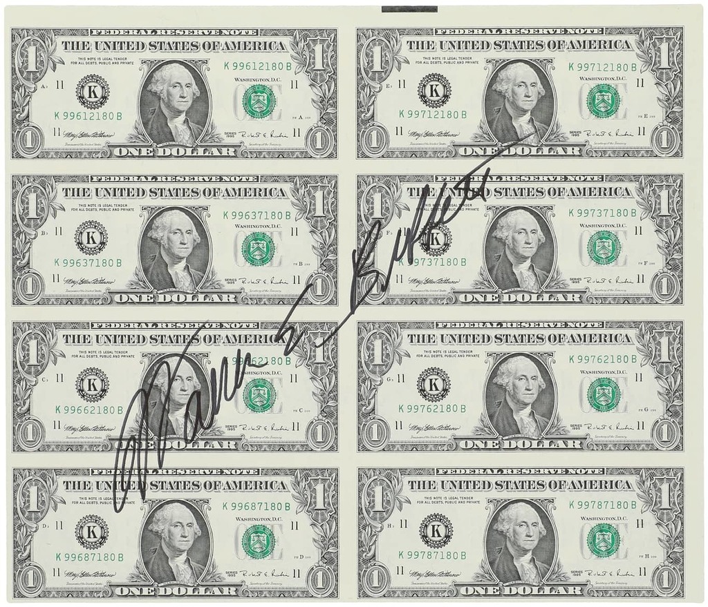 ，一套有巴菲特親筆簽名兼未切割的美鈔上周末（13日）以 20,740美元（約16.18萬港元）的價格售出。