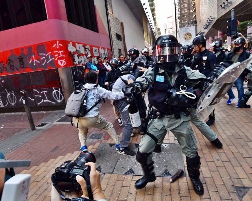 當日警方在旺角一帶進行清場。資料圖片