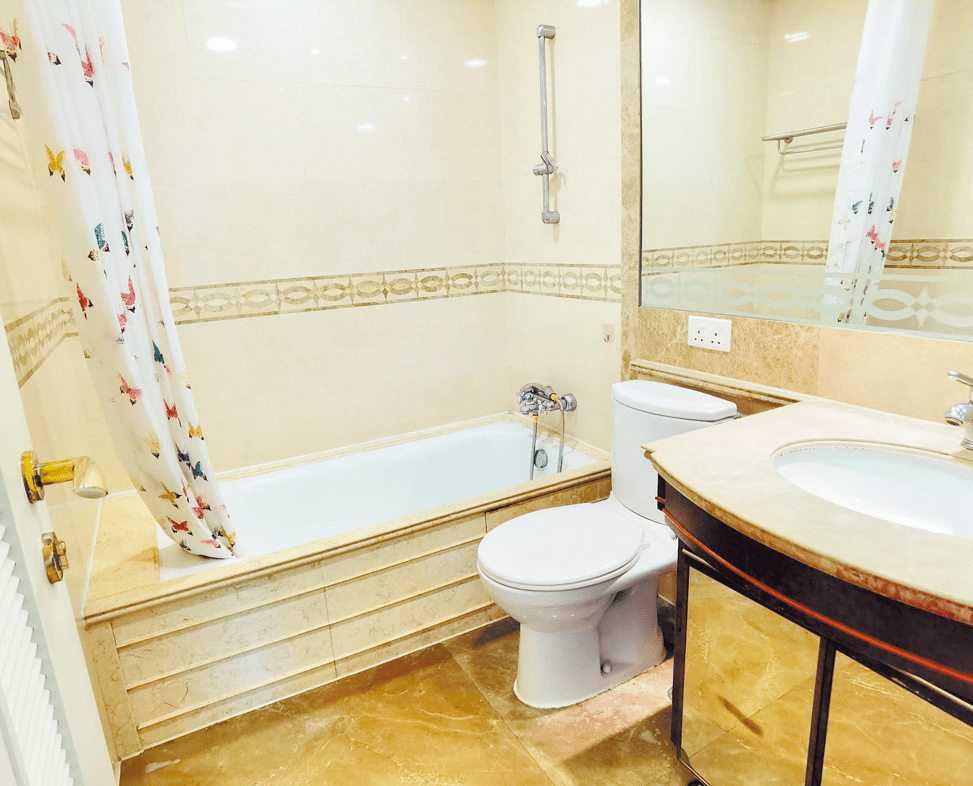 浴室配備浴缸，租客可按喜好選擇淋浴或浸浴。