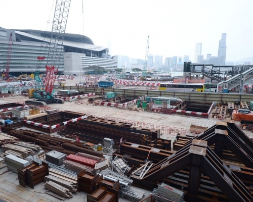 港鐵沙中線會展站又傳出工字鐵不足的施工問題。蘇正謙攝