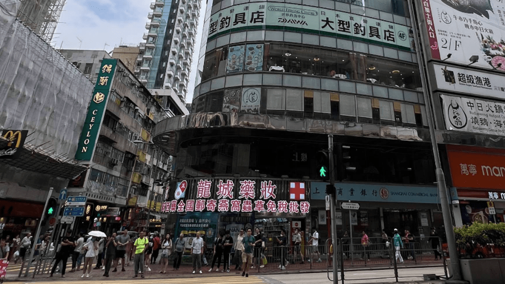 新寶廣場基座為商場，樓上單位可作半零售用途。