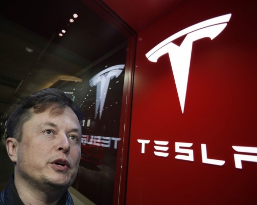 马斯克近日多次出售持有的特斯拉股份，引起巿场忧虑。 （美联社）