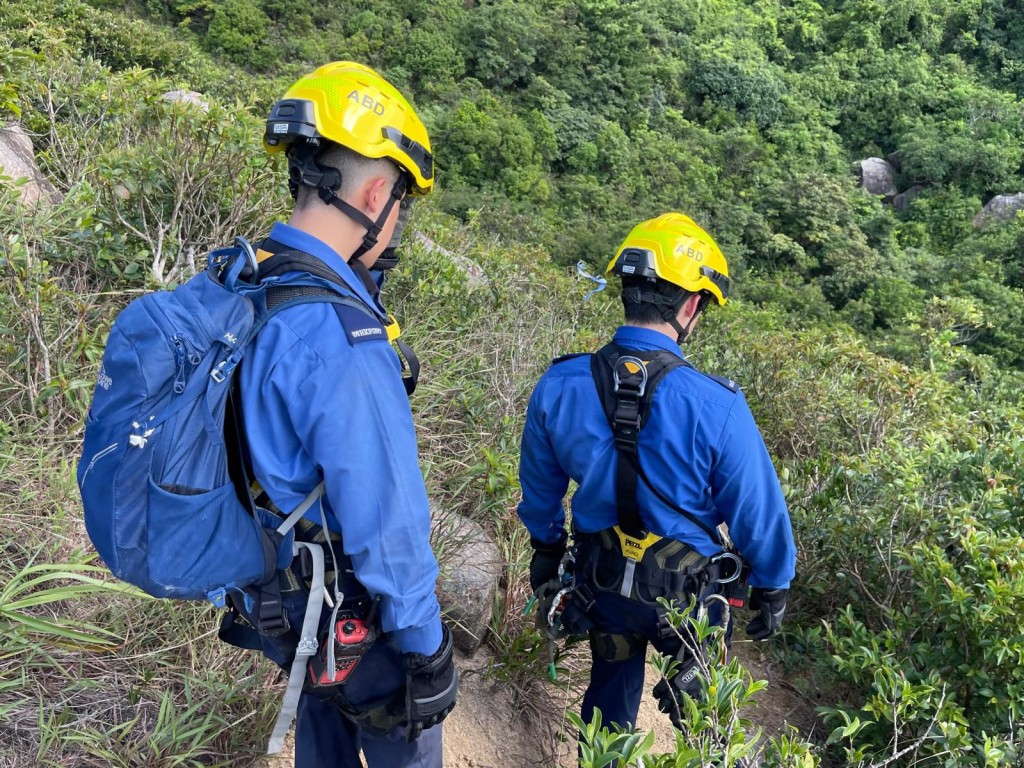 救援人員連日搜索。