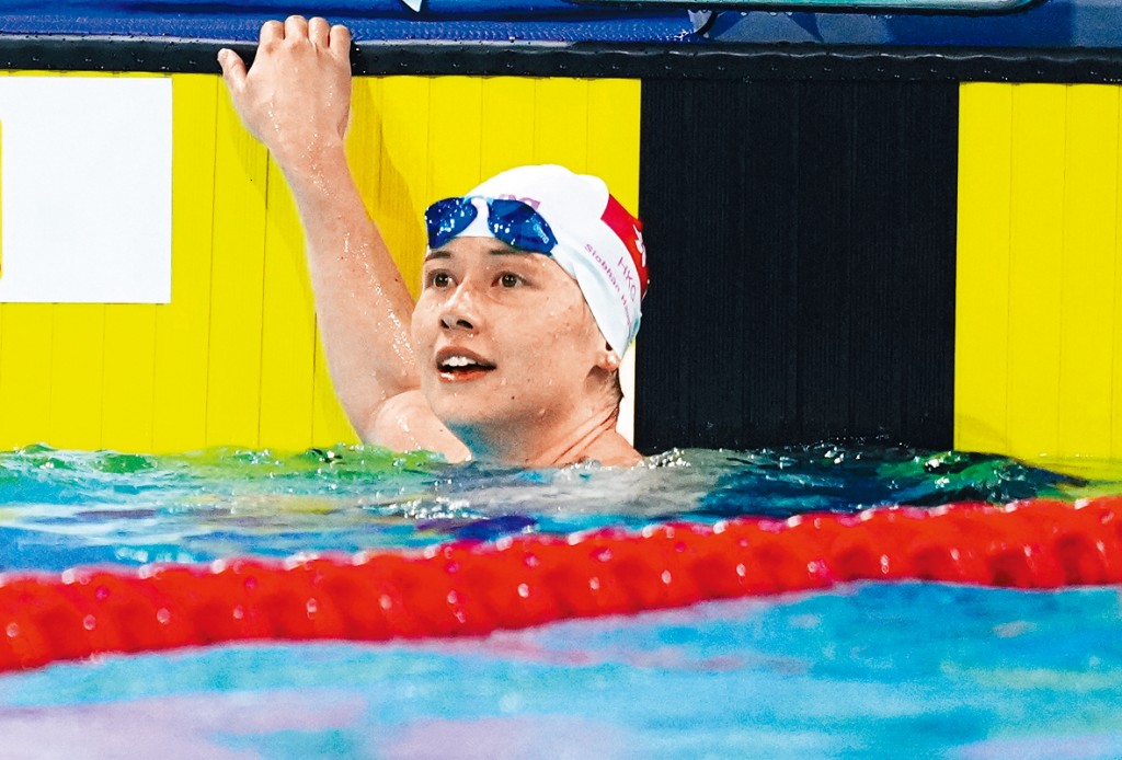 何詩蓓於斯德哥爾摩游泳公開賽擊敗偶像絲祖唐奪金。