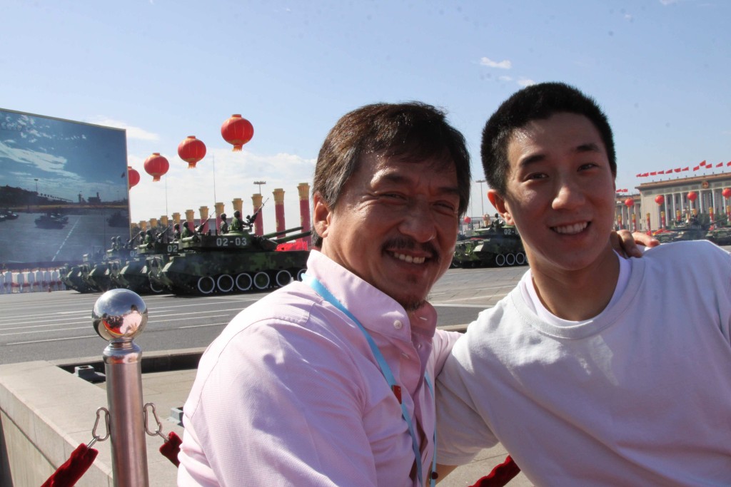 成龍與兒子房祖名曾傳關係疏離。