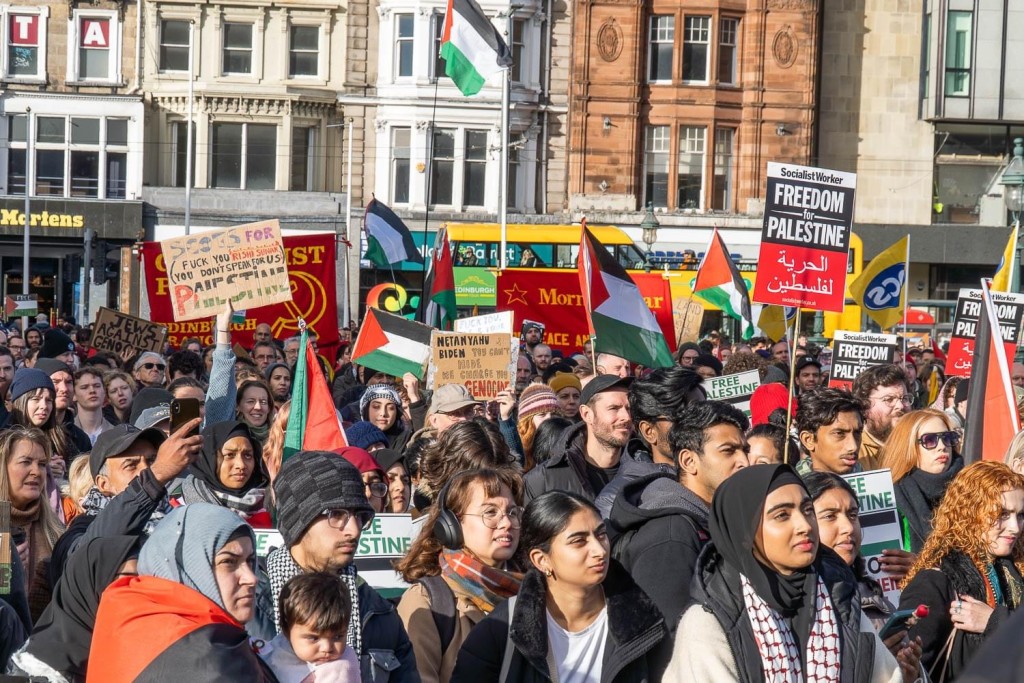 10月21日爱丁堡的撑巴勒斯坦游行。 facebook