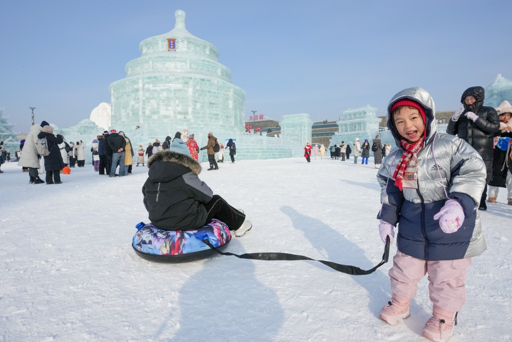 哈爾濱冰雪大世界吸引全國遊客到來。新華社