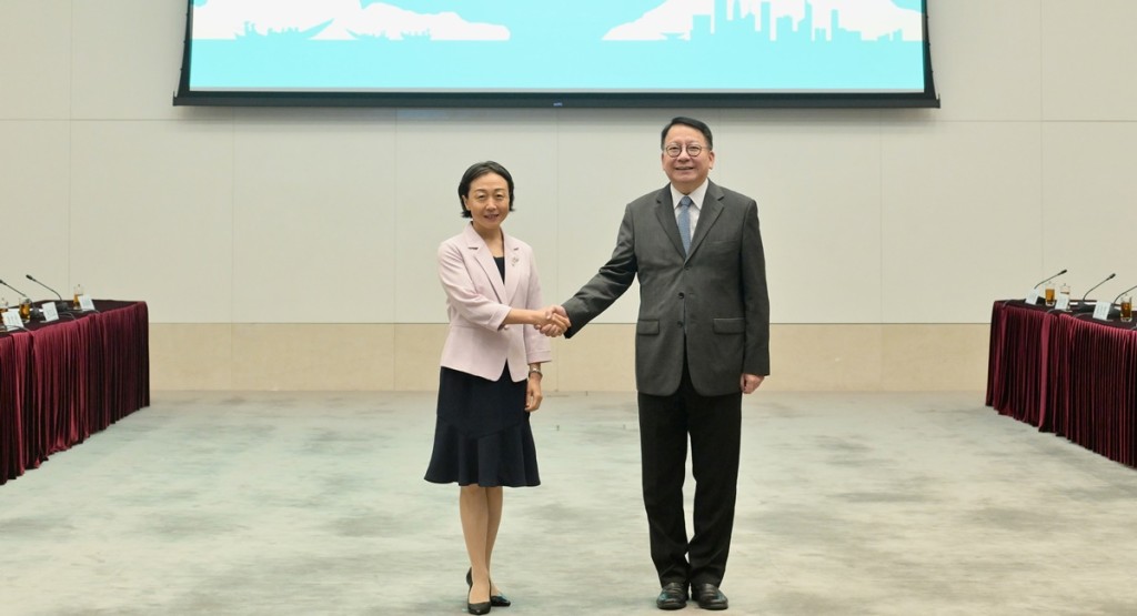 陳國基與福建常務副省長郭寧寧主持了閩港合作會議第四次會議。政府新聞處圖片