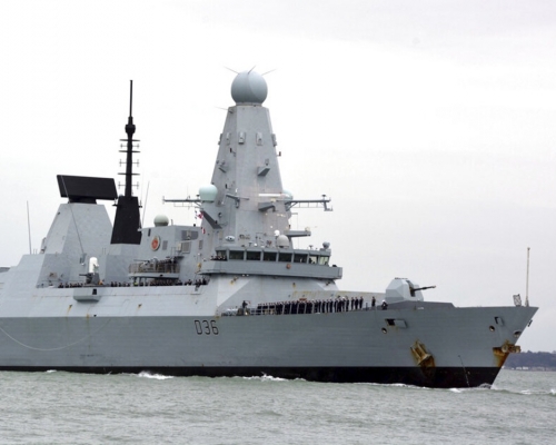 俄軍聲稱在黑海開火驅離英軍一艘驅逐艦。AP圖