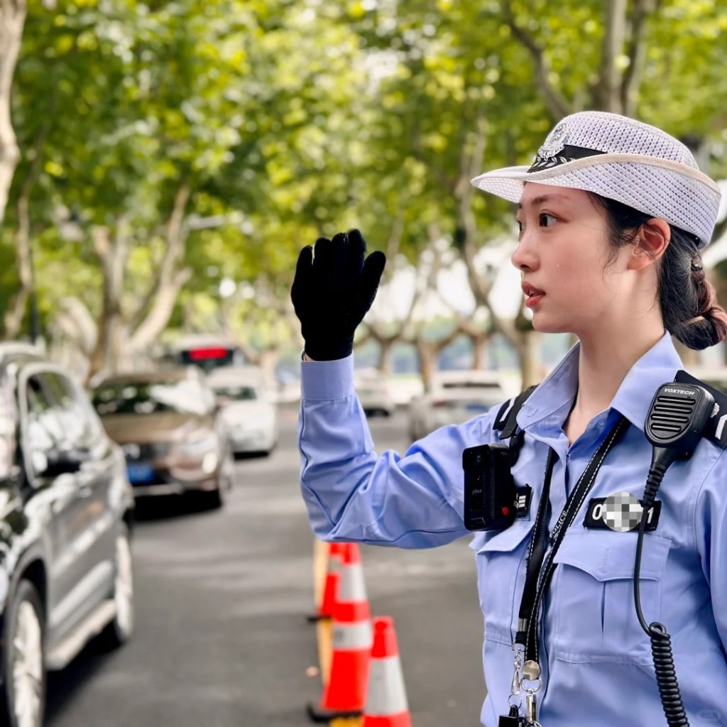 「兔子警官」李語蔚常在網上分享執勤日常。小紅書＠敵敵蔚