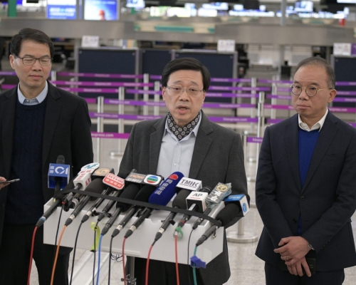 保安局副局長區志光及入境處處長曾國衞今日啟程前往日本。