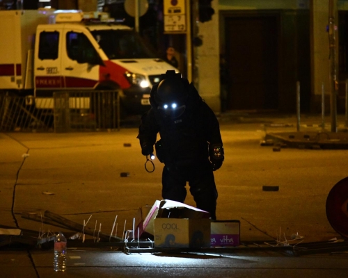 荔枝角道發現懷疑爆炸品，拆彈車即時引爆。