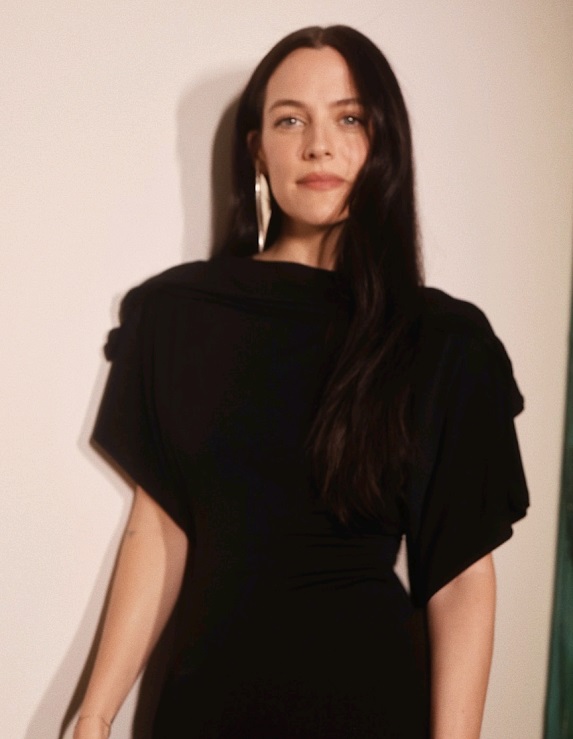 爆料人更指捐卵者是現時電影事業發展不俗的貓王外孫女Riley Keough。 爆料人更指捐卵者是現時電影事業發展不俗的貓王外孫女Riley Keough。