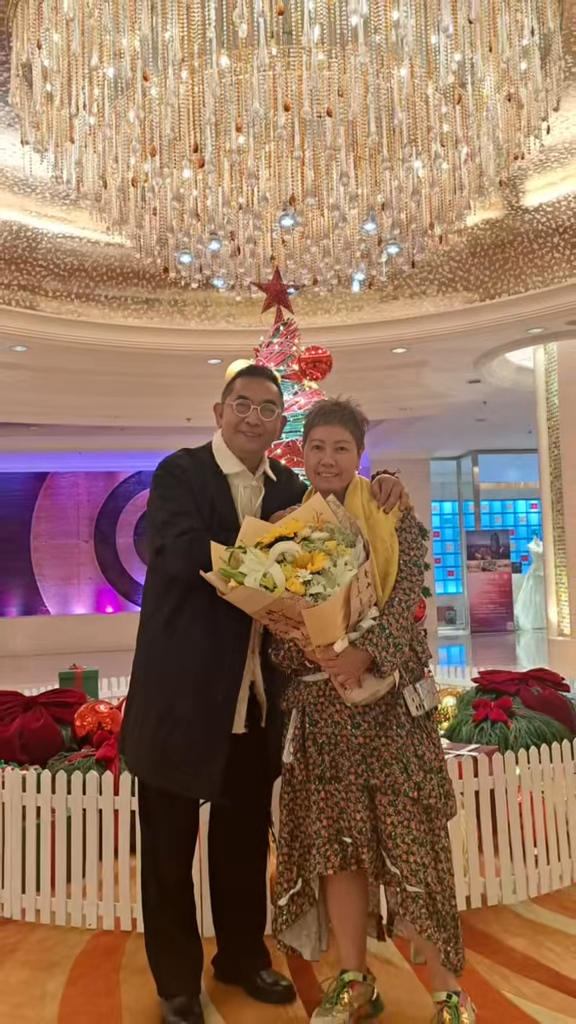 李鴻杰結婚近50年。