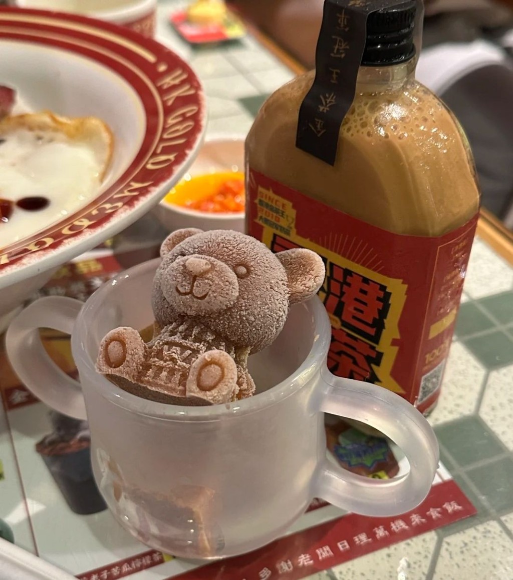 廣州網紅美食2024｜2. 肥韜金牌香港茶餐廳　受歡迎打卡飲品熊仔奶茶。（圖片來源：小紅書）