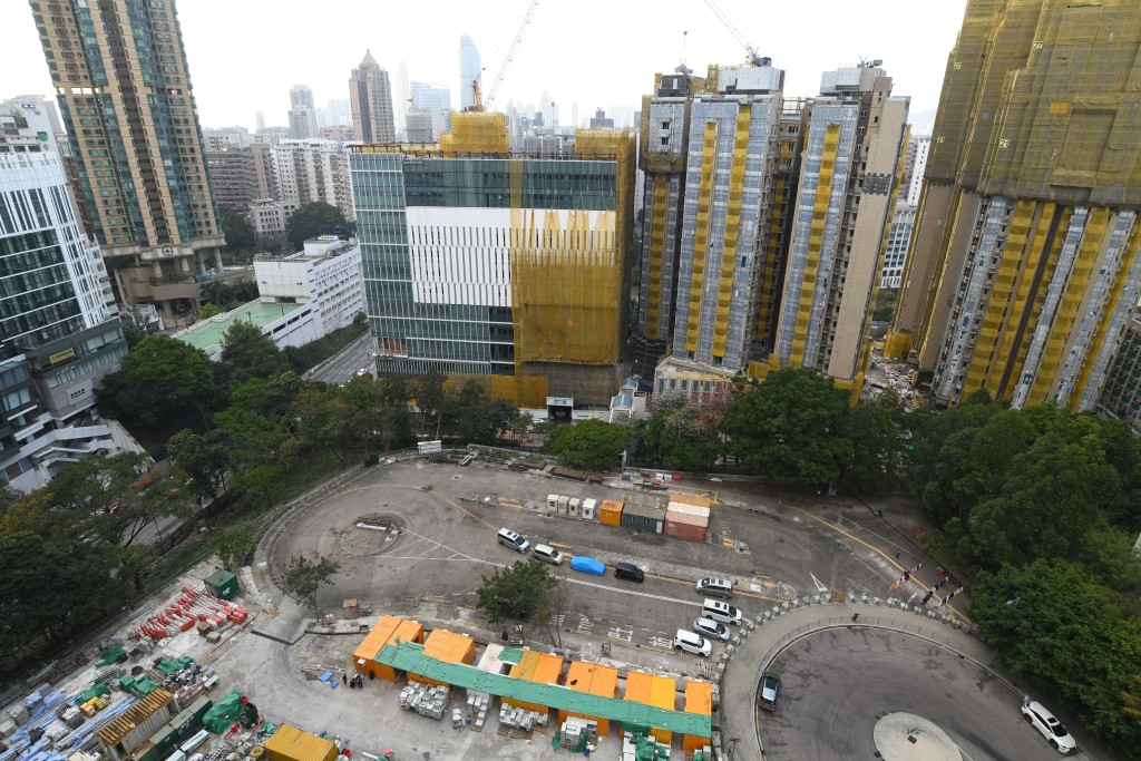 客飯廳及房間均方向一致,同望何文田巴士總站及常盛街一帶市景。