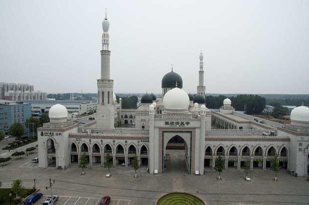 未改造前的窦店清真寺。（资料图片）