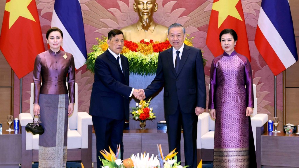 泰王哇集拉隆功與越南國家主席蘇林在河內會晤。 美聯社