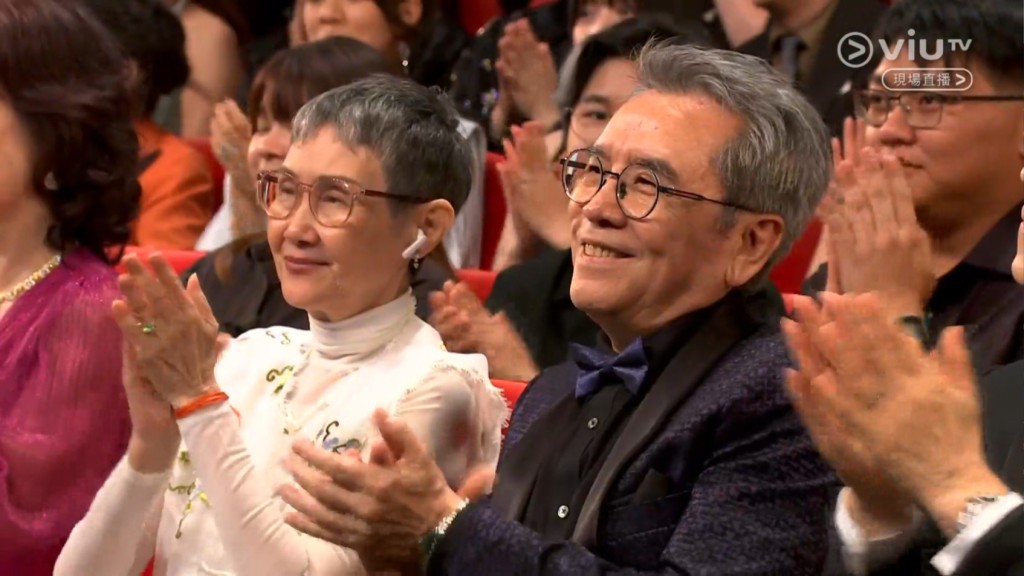 之後到投身演藝圈已72年、拍了107部電影的姜大衛，林熙蕾感謝他一直愛着香港電影。