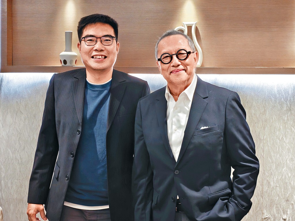 梁念堅（右）表示，網龍承諾未來12個月透過股息及股份回購，向股東提供總額不低於6億元的分派。