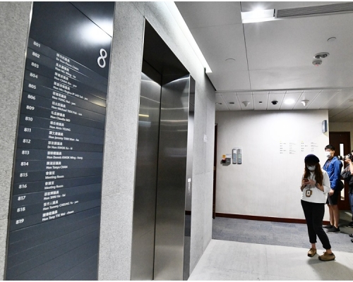 立法會8樓之前有議員助理家屬曾接觸初步確診者。 資料圖片
