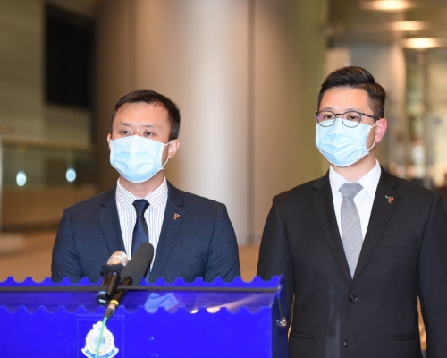 警方講解案情。