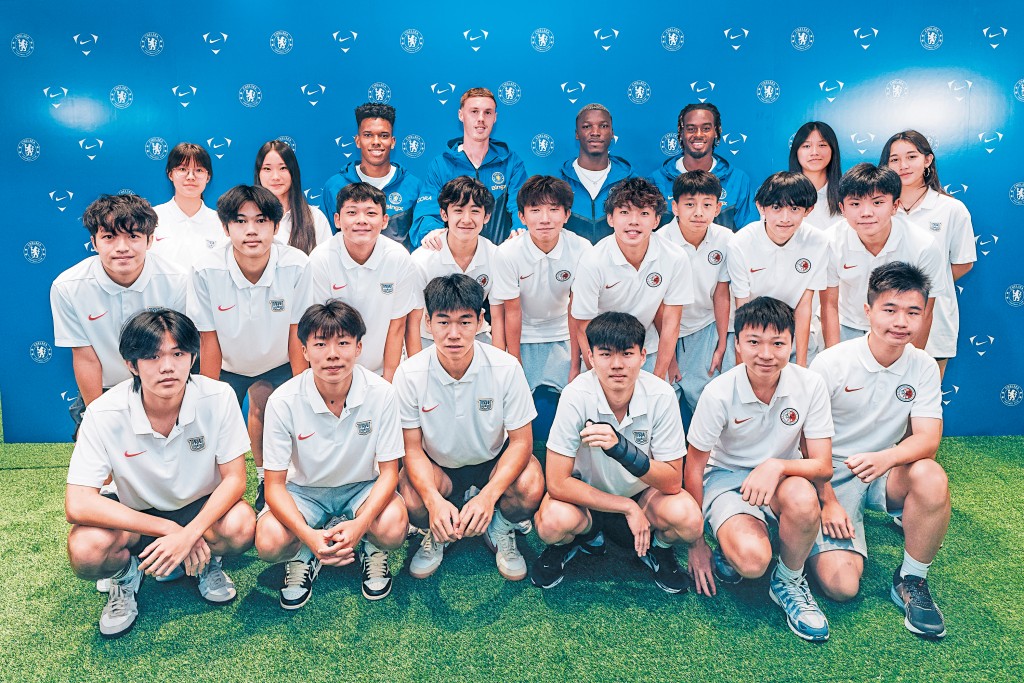 车路士四子昨日出席活动，勉励香港小球员要勇敢追梦。