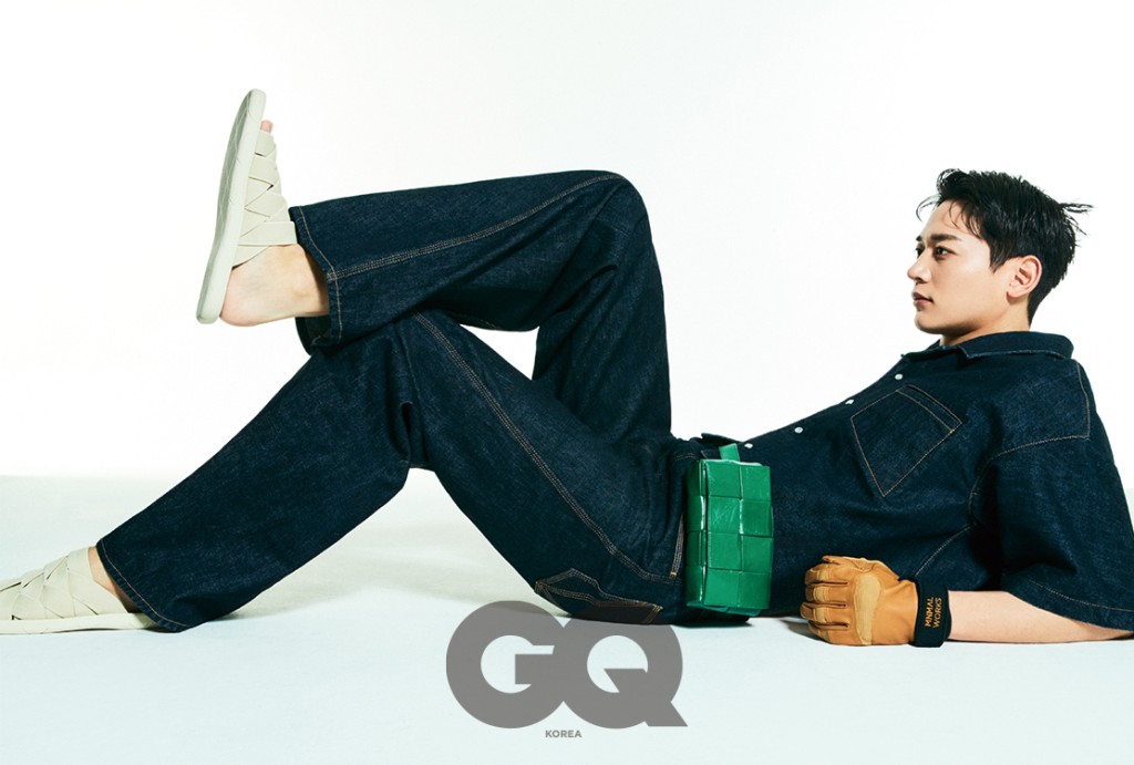 靚仔係會為造型加分。（照片來源：GQ KOREA）
